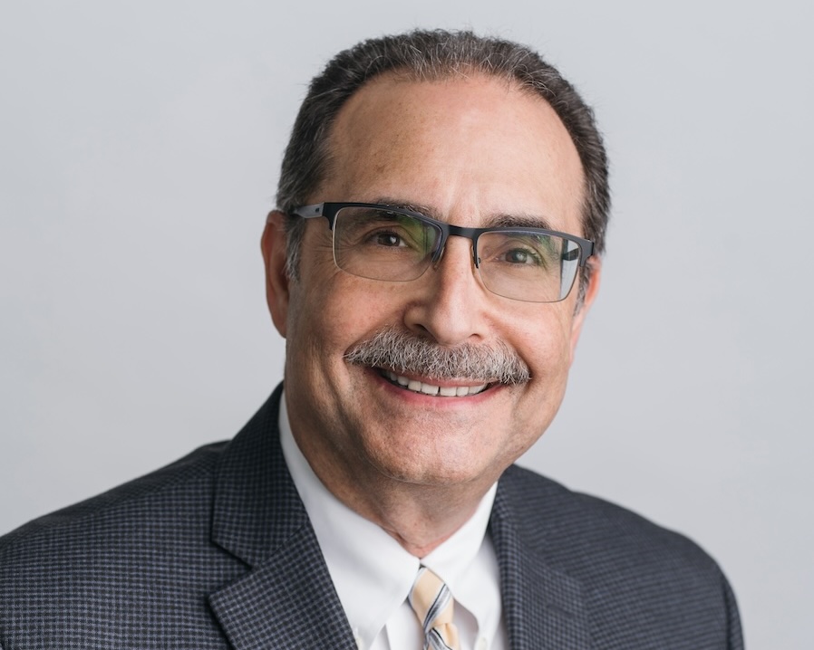 Headshot of Larry Schlesinger